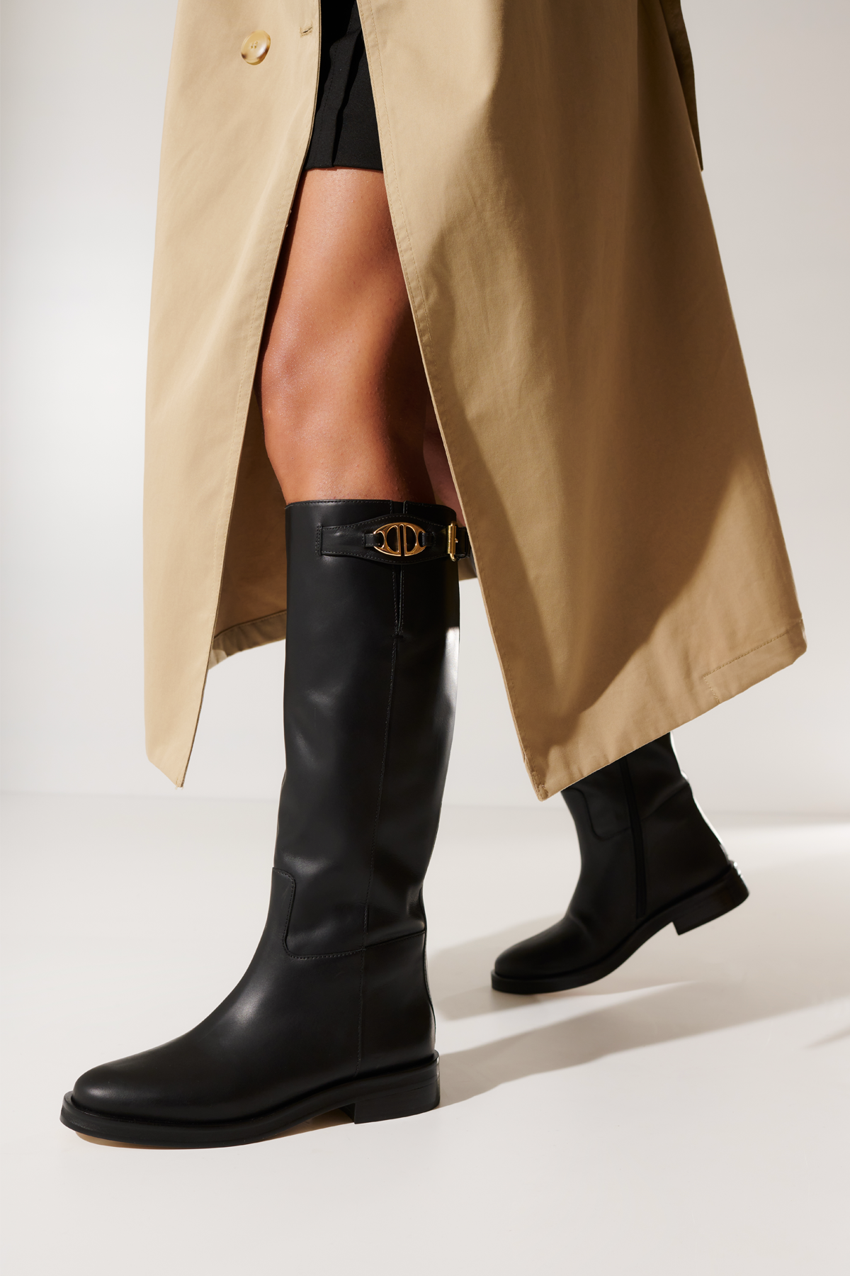 BOTA DE CANO LONGO MONTARIA EM COURO PRETO